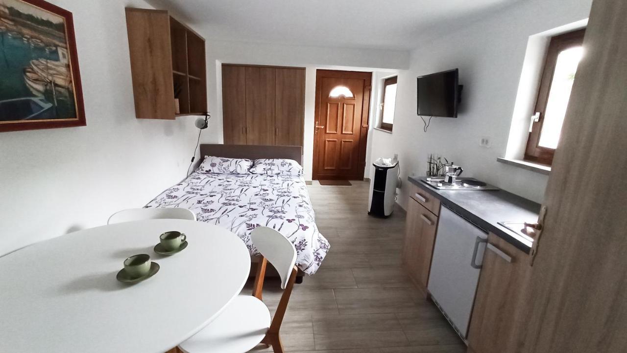 Ferienwohnung Apartma Montemoro Ankaran Exterior foto