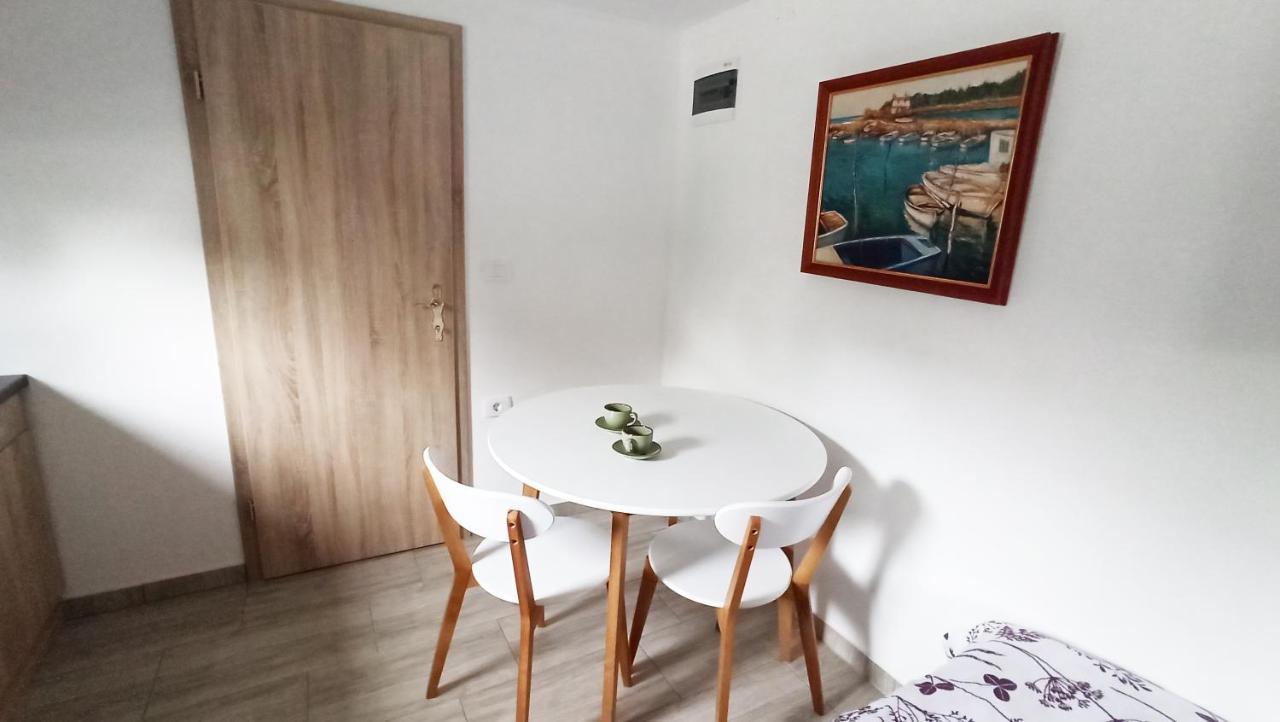 Ferienwohnung Apartma Montemoro Ankaran Exterior foto