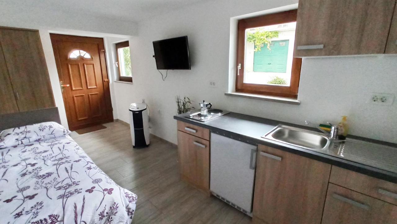 Ferienwohnung Apartma Montemoro Ankaran Exterior foto