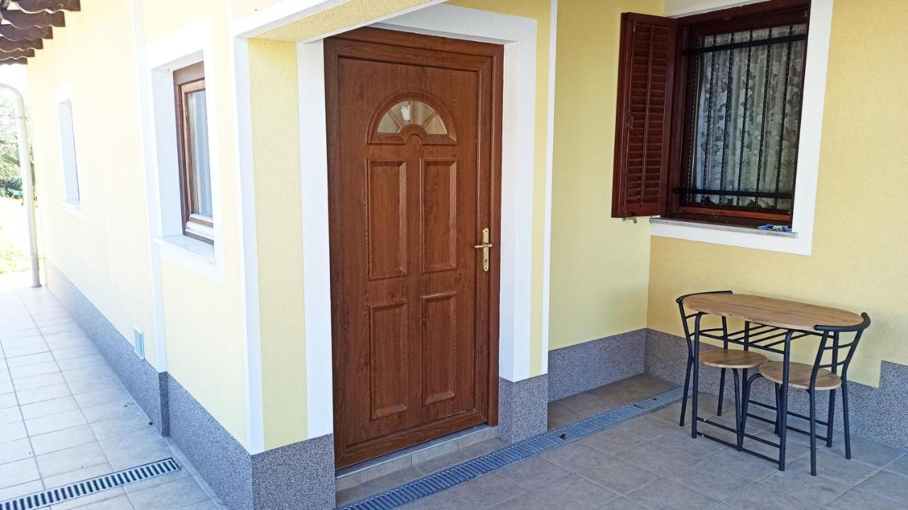 Ferienwohnung Apartma Montemoro Ankaran Exterior foto