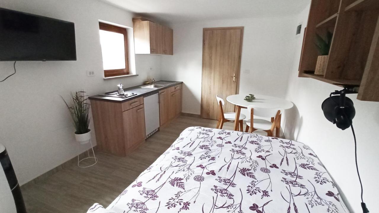 Ferienwohnung Apartma Montemoro Ankaran Exterior foto